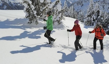 Office du tourisme de St. Anton - Hotel Gridlon - Randonnées à raquettes dans la neige profonde